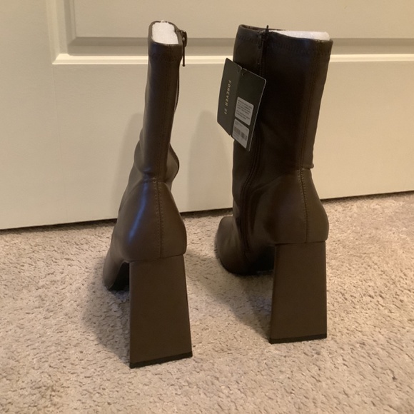 NWT Forever 21 Faux Leather Booties - Picture 5 of 6